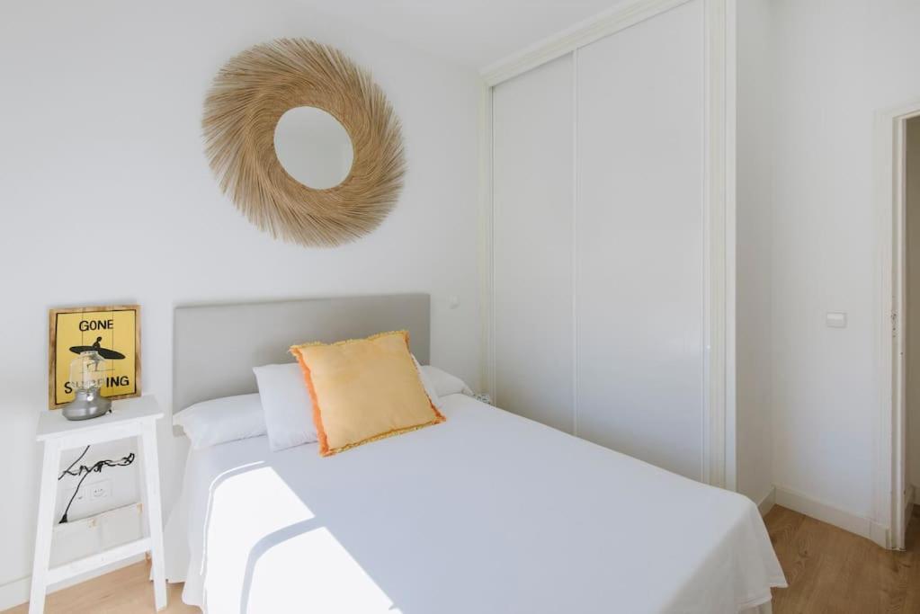 El Botones Nuevo Y Luminoso Apto De Diseno En Lavapies Apartment Madrid Bagian luar foto