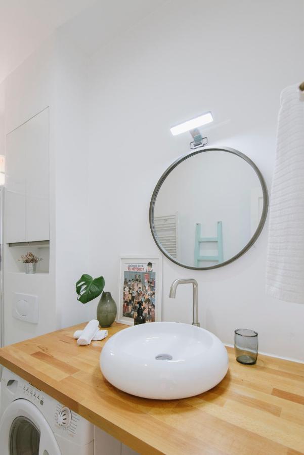 El Botones Nuevo Y Luminoso Apto De Diseno En Lavapies Apartment Madrid Bagian luar foto